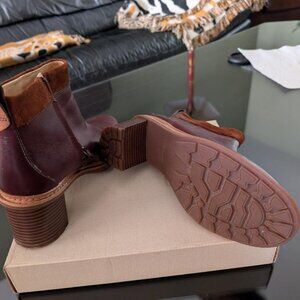 Bran new Clarks boots
